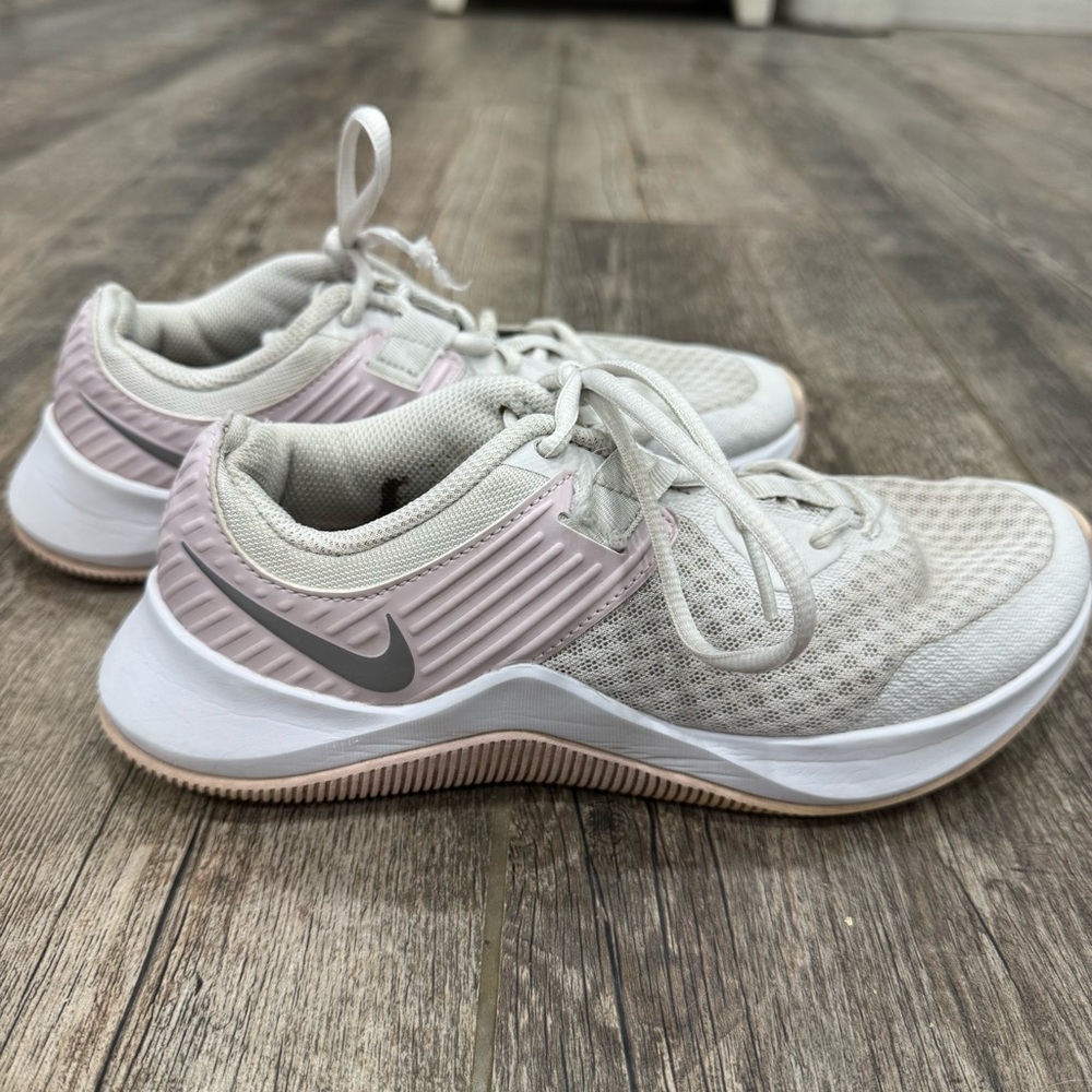 Nike Met Con White and Light Pink Women's Sneakers